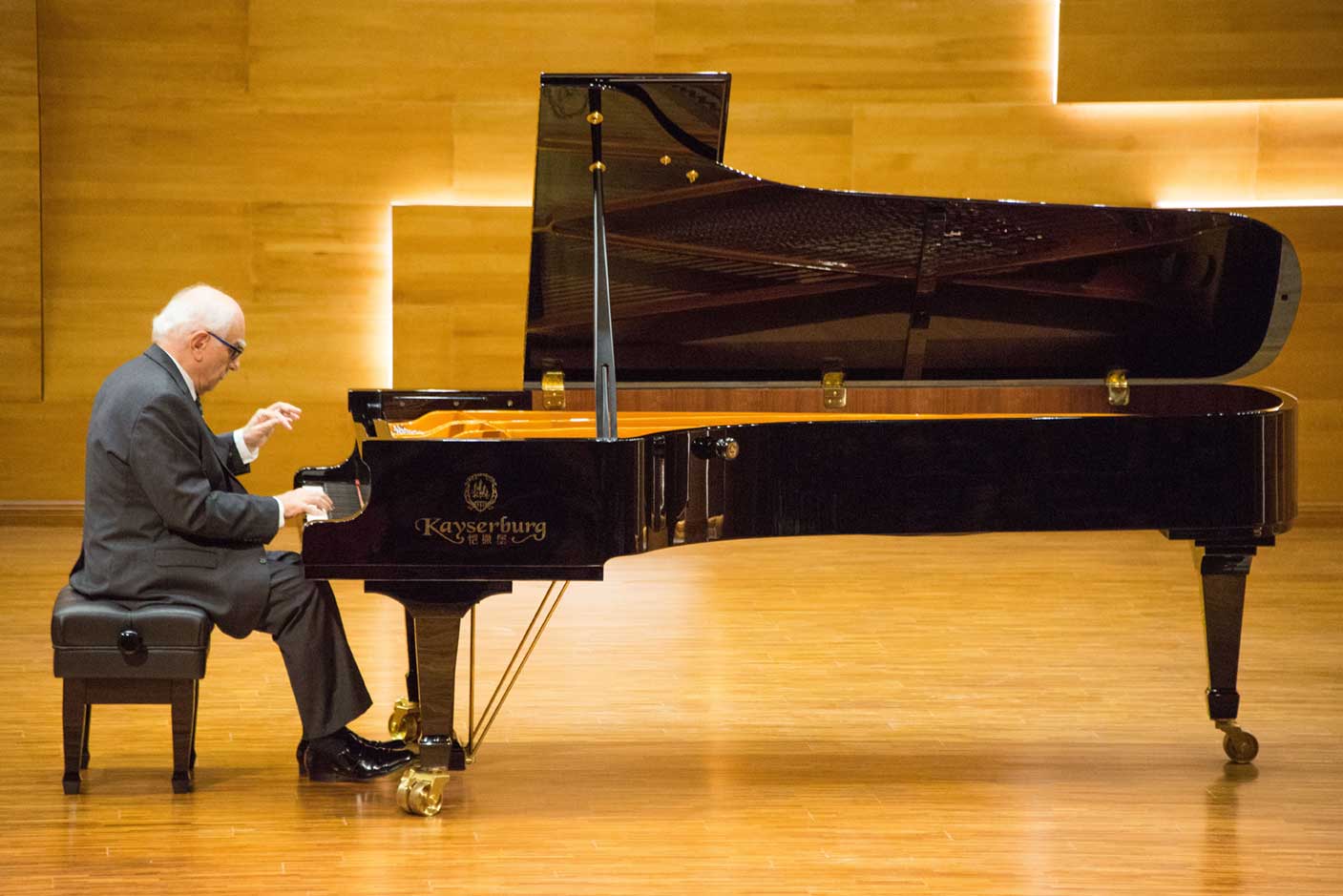 Caio Pagano China debut in Guangzhou – Pearl River Piano Group